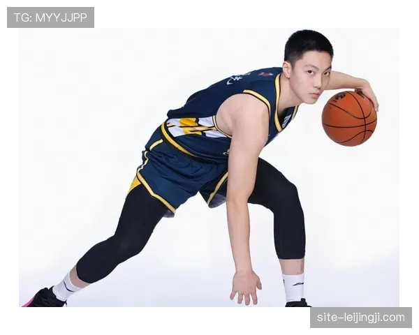 杜锋用人调整：胡明轩麦考尔移出首发，年轻球员获机会